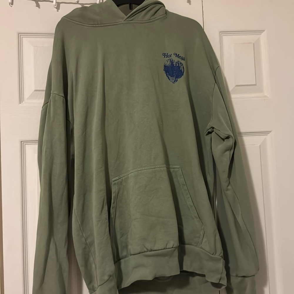 Hot mess by alix earle hoodie. Size XL